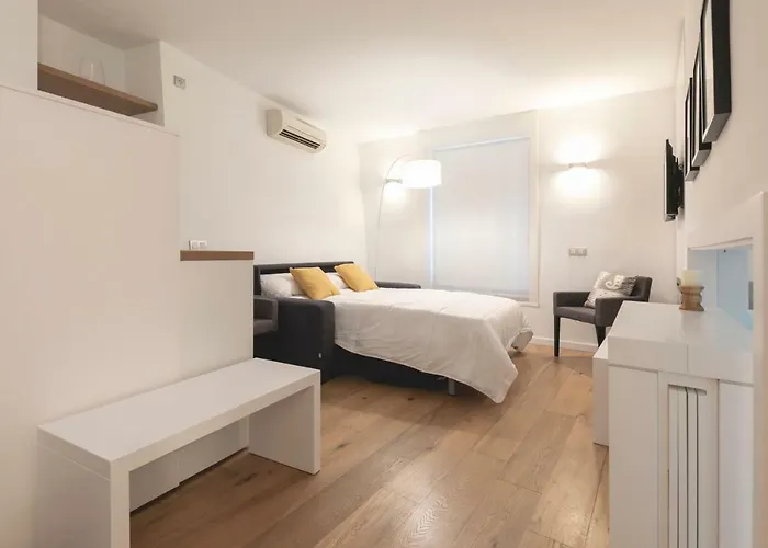 公寓 Bravissimo Portal Nou, With Private Garage *