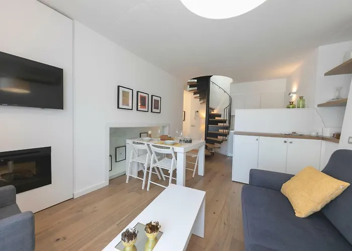 公寓 Bravissimo Portal Nou, With Private Garage