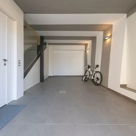 Bravissimo Portal Nou, With Private Garage アパート ジローナ